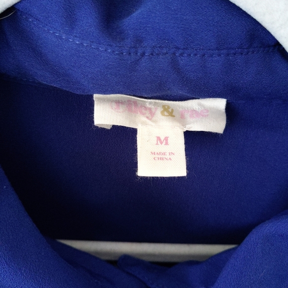 Blue neck tie button down blouse with balloon lantern sleeves - Picture 10 of 10